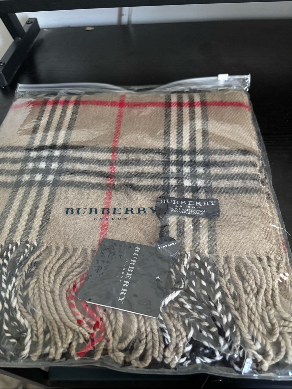 Brand New BURBERRY London 100% Lambswool Scarf – Nova Check – Made in England